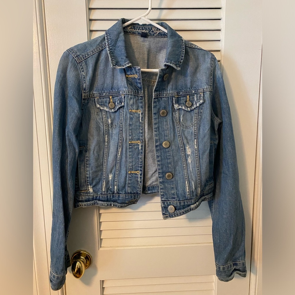 Lightly worn cropped jean jacket from American Eagle